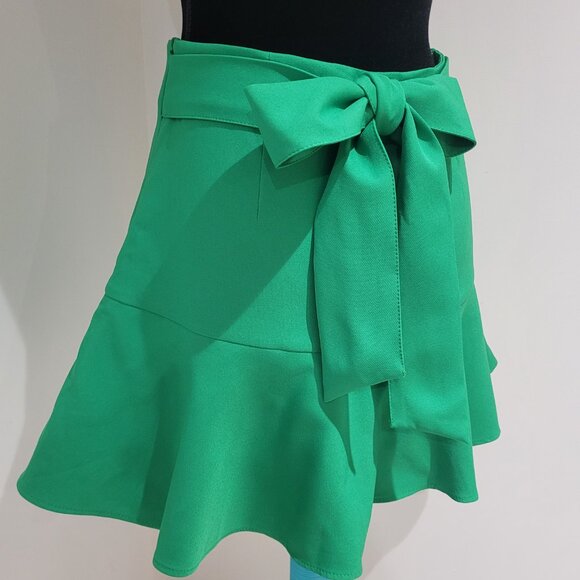 Zara Mini Skort Ruffle Hem and Bow Size Medium Green NEW Colorful Playful Girly - Picture 6 of 10